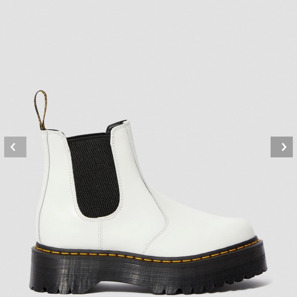 2976 Dr Marten White Platform Chelsea Boots Brand New in Box size 7